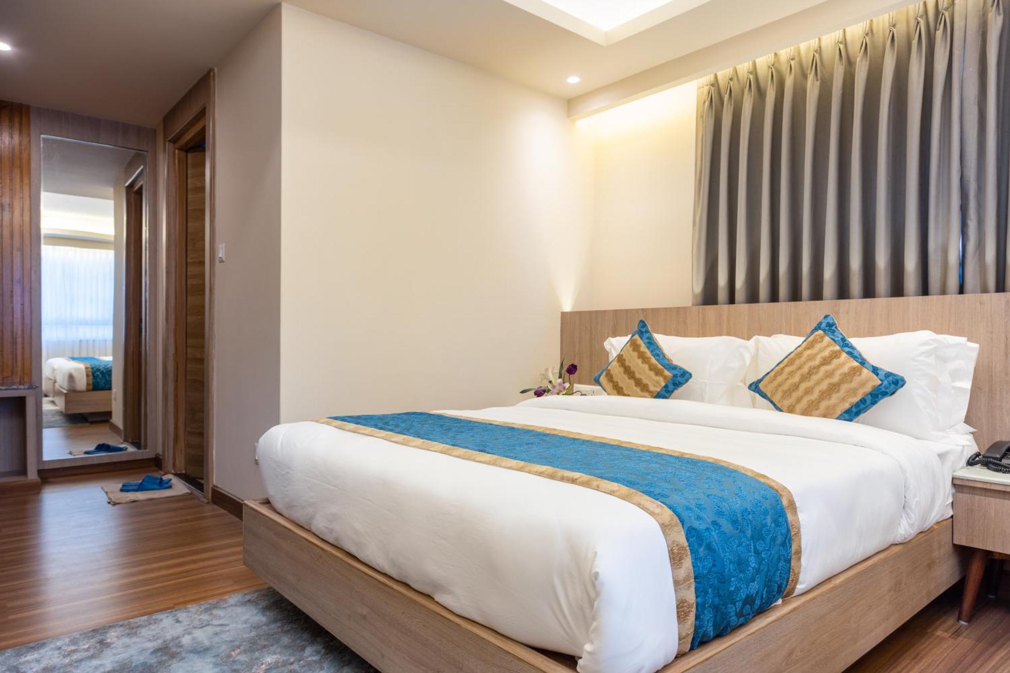 Shuvatara Suites & Spa, Thamel Catmandu Exterior foto